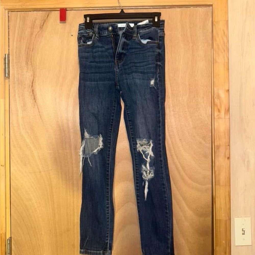 Eunina High Rise Blue Jeans with Distressed Details